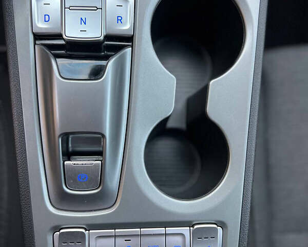 Белый Хендай Kona Electric, объемом двигателя 0 л и пробегом 120 тыс. км за 19850 $, фото 24 на Automoto.ua