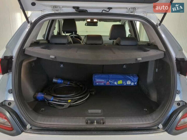 Білий Хендай Kona Electric, об'ємом двигуна 0 л та пробігом 100 тис. км за 19700 $, фото 6 на Automoto.ua