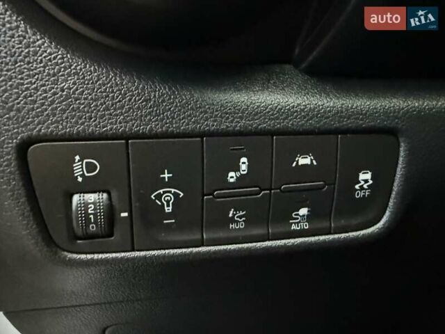 Белый Хендай Kona Electric, объемом двигателя 0 л и пробегом 92 тыс. км за 17950 $, фото 77 на Automoto.ua