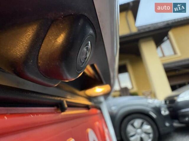 Белый Хендай Kona Electric, объемом двигателя 0 л и пробегом 92 тыс. км за 17950 $, фото 25 на Automoto.ua