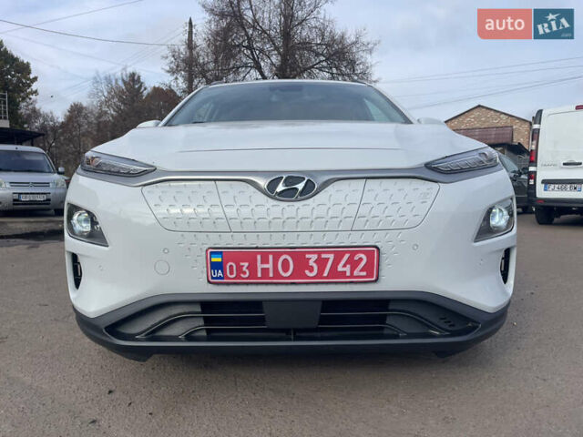 Белый Хендай Kona Electric, объемом двигателя 0 л и пробегом 117 тыс. км за 16500 $, фото 4 на Automoto.ua