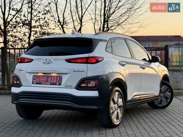 Белый Хендай Kona Electric, объемом двигателя 0 л и пробегом 78 тыс. км за 17250 $, фото 17 на Automoto.ua