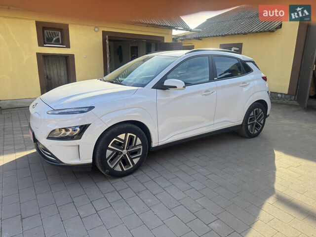 Белый Хендай Kona Electric, объемом двигателя 0 л и пробегом 101 тыс. км за 19800 $, фото 32 на Automoto.ua