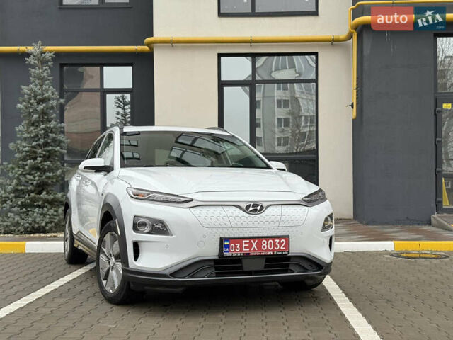Белый Хендай Kona Electric, объемом двигателя 0 л и пробегом 98 тыс. км за 18999 $, фото 6 на Automoto.ua