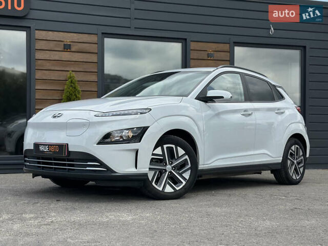 Білий Хендай Kona Electric, об'ємом двигуна 0 л та пробігом 93 тис. км за 18900 $, фото 2 на Automoto.ua