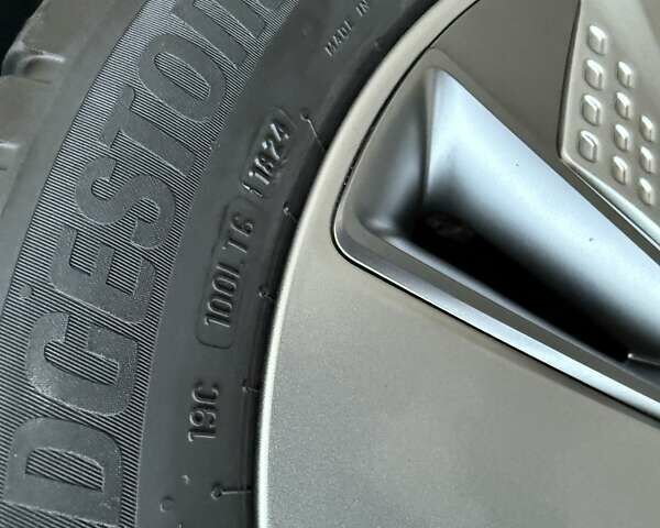 Белый Хендай Kona Electric, объемом двигателя 0 л и пробегом 92 тыс. км за 17950 $, фото 39 на Automoto.ua