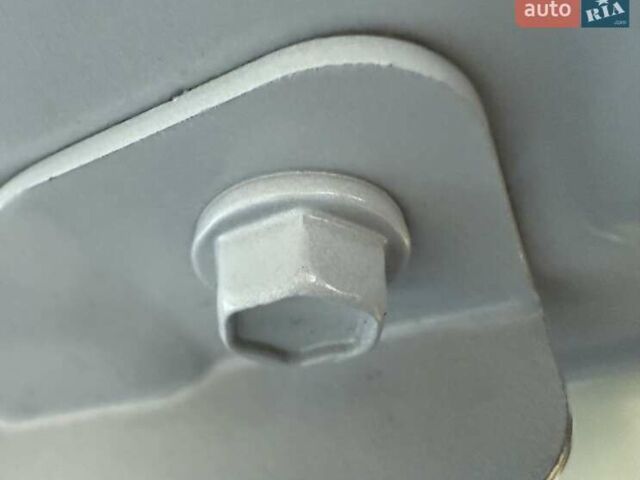 Белый Хендай Kona Electric, объемом двигателя 0 л и пробегом 92 тыс. км за 17950 $, фото 46 на Automoto.ua