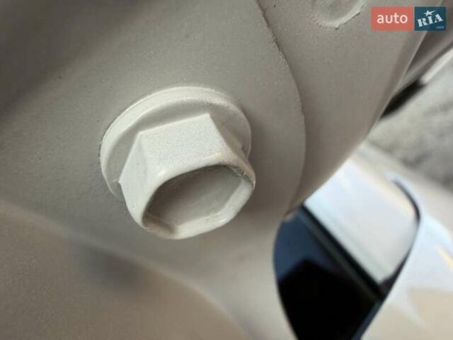 Білий Хендай Kona Electric, об'ємом двигуна 0 л та пробігом 64 тис. км за 16950 $, фото 62 на Automoto.ua