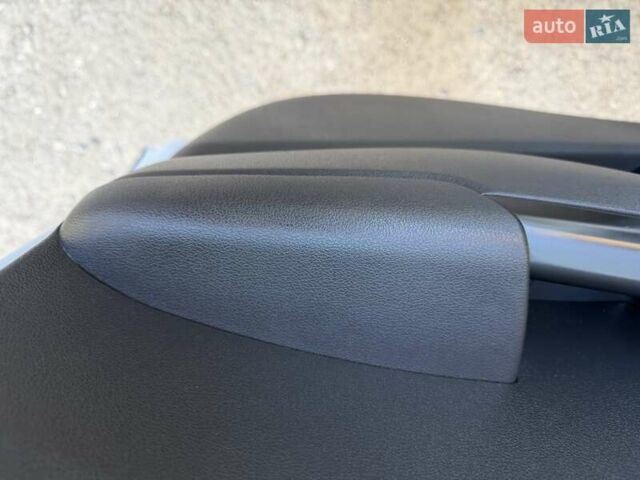 Білий Хендай Kona Electric, об'ємом двигуна 0 л та пробігом 64 тис. км за 16950 $, фото 111 на Automoto.ua