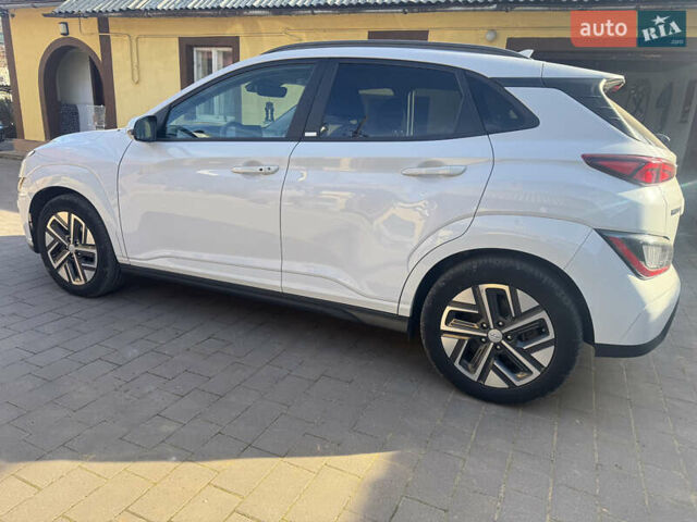 Белый Хендай Kona Electric, объемом двигателя 0 л и пробегом 101 тыс. км за 19800 $, фото 33 на Automoto.ua