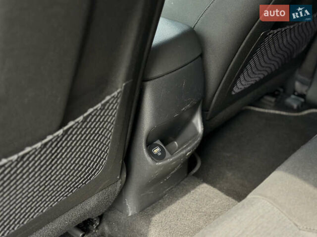 Білий Хендай Kona Electric, об'ємом двигуна 0 л та пробігом 93 тис. км за 18900 $, фото 57 на Automoto.ua