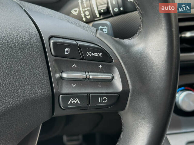 Білий Хендай Kona Electric, об'ємом двигуна 0 л та пробігом 93 тис. км за 18900 $, фото 40 на Automoto.ua