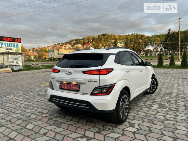 Білий Хендай Kona Electric, об'ємом двигуна 0 л та пробігом 21 тис. км за 19300 $, фото 13 на Automoto.ua