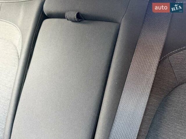 Білий Хендай Kona Electric, об'ємом двигуна 0 л та пробігом 64 тис. км за 16950 $, фото 104 на Automoto.ua