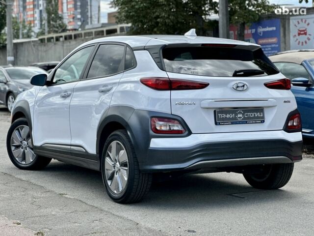 Белый Хендай Kona Electric, объемом двигателя 0 л и пробегом 149 тыс. км за 15350 $, фото 2 на Automoto.ua