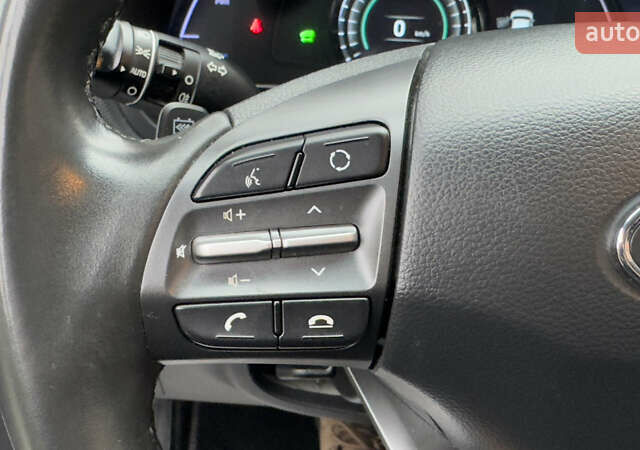 Белый Хендай Kona Electric, объемом двигателя 0 л и пробегом 124 тыс. км за 17494 $, фото 69 на Automoto.ua