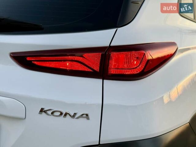 Белый Хендай Kona Electric, объемом двигателя 0 л и пробегом 78 тыс. км за 17250 $, фото 36 на Automoto.ua