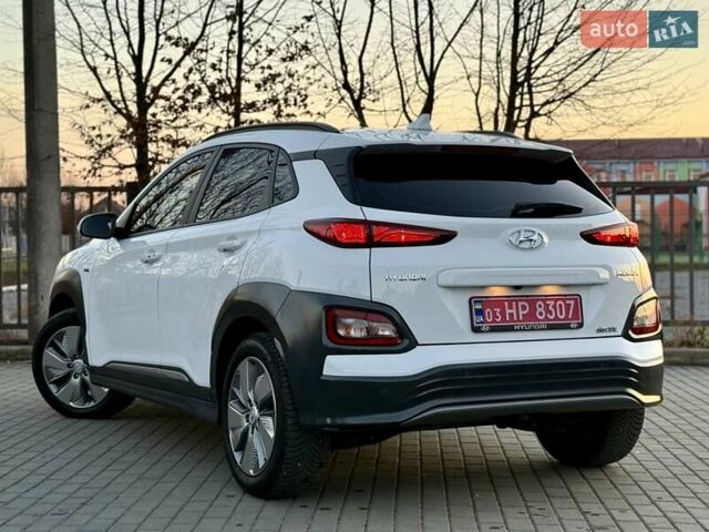 Белый Хендай Kona Electric, объемом двигателя 0 л и пробегом 78 тыс. км за 17250 $, фото 11 на Automoto.ua