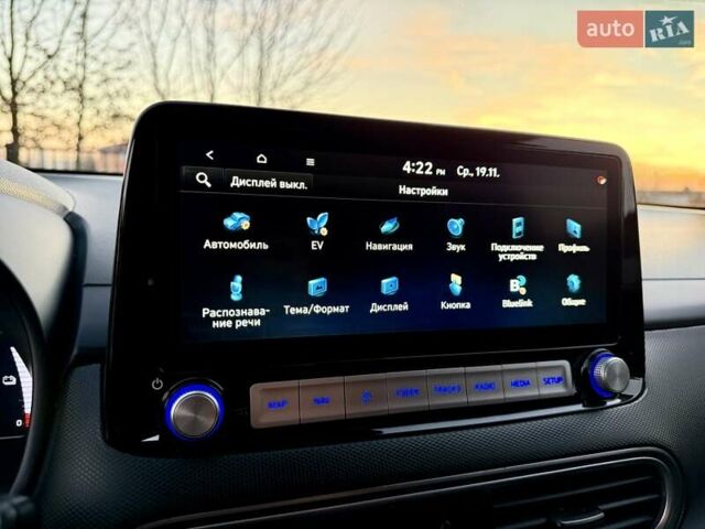 Белый Хендай Kona Electric, объемом двигателя 0 л и пробегом 78 тыс. км за 17250 $, фото 63 на Automoto.ua