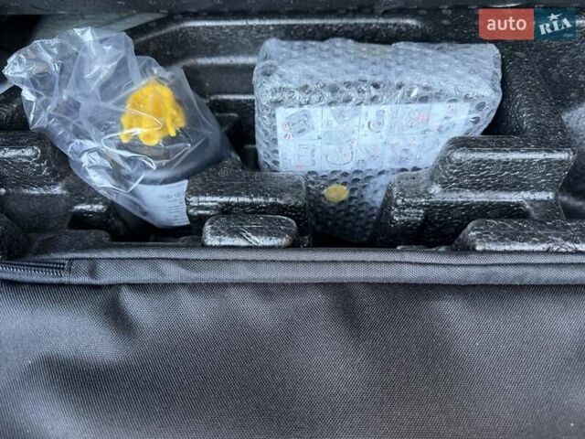 Білий Хендай Kona Electric, об'ємом двигуна 0 л та пробігом 64 тис. км за 16950 $, фото 109 на Automoto.ua