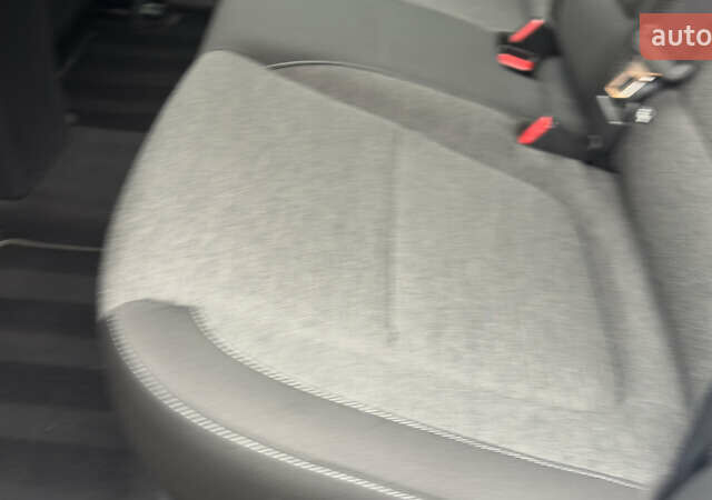 Белый Хендай Kona Electric, объемом двигателя 0 л и пробегом 124 тыс. км за 17494 $, фото 29 на Automoto.ua