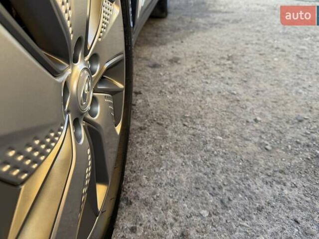 Білий Хендай Kona Electric, об'ємом двигуна 0 л та пробігом 64 тис. км за 16950 $, фото 20 на Automoto.ua