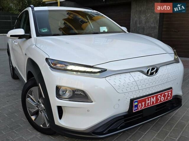 Білий Хендай Kona Electric, об'ємом двигуна 0 л та пробігом 113 тис. км за 18199 $, фото 16 на Automoto.ua