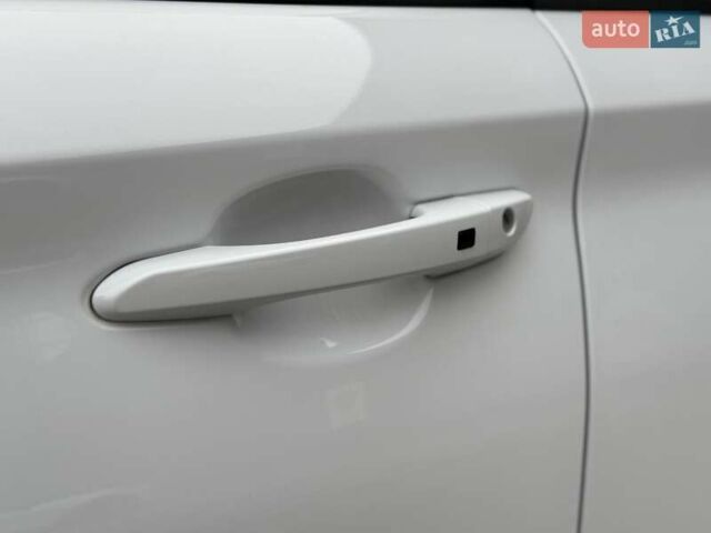 Белый Хендай Kona Electric, объемом двигателя 0 л и пробегом 64 тыс. км за 21499 $, фото 33 на Automoto.ua