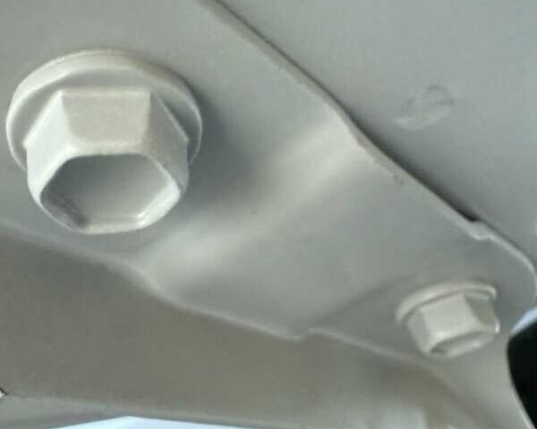 Белый Хендай Kona Electric, объемом двигателя 0 л и пробегом 92 тыс. км за 17950 $, фото 47 на Automoto.ua