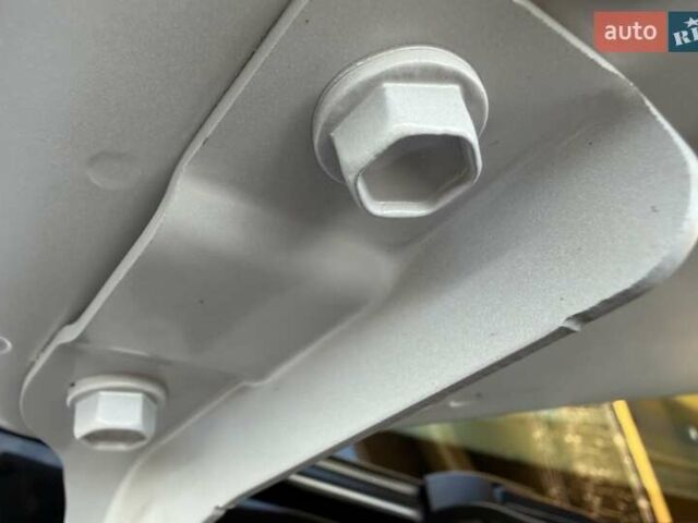 Білий Хендай Kona Electric, об'ємом двигуна 0 л та пробігом 64 тис. км за 16950 $, фото 61 на Automoto.ua