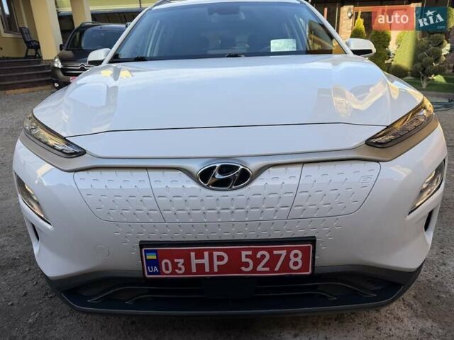 Білий Хендай Kona Electric, об'ємом двигуна 0 л та пробігом 64 тис. км за 16950 $, фото 14 на Automoto.ua