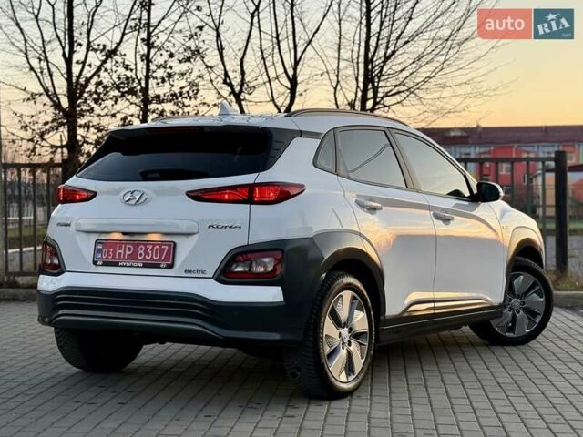 Белый Хендай Kona Electric, объемом двигателя 0 л и пробегом 78 тыс. км за 17250 $, фото 18 на Automoto.ua