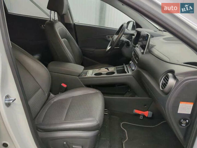 Білий Хендай Kona Electric, об'ємом двигуна 0 л та пробігом 100 тис. км за 19700 $, фото 4 на Automoto.ua