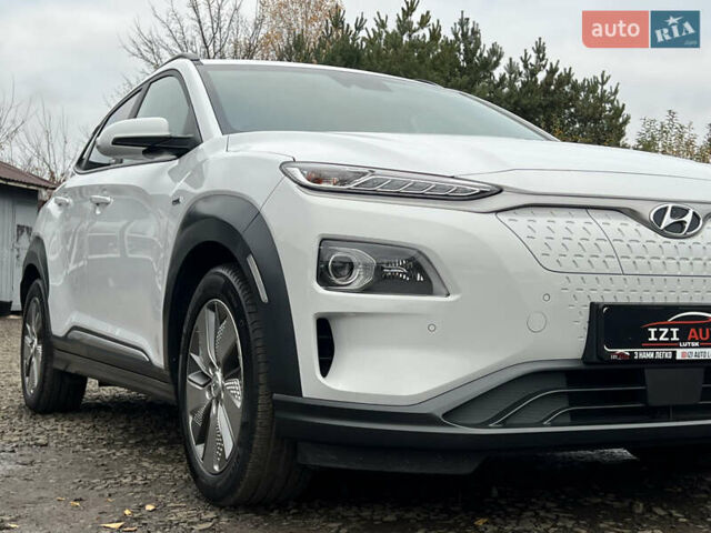Білий Хендай Kona Electric, об'ємом двигуна 0 л та пробігом 70 тис. км за 19828 $, фото 9 на Automoto.ua