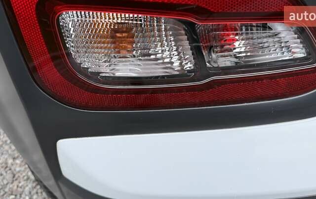 Белый Хендай Kona Electric, объемом двигателя 0 л и пробегом 92 тыс. км за 17950 $, фото 26 на Automoto.ua