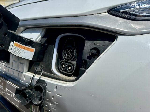 Белый Хендай Kona Electric, объемом двигателя 0 л и пробегом 149 тыс. км за 15350 $, фото 8 на Automoto.ua