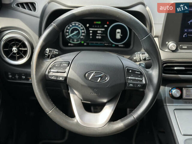 Білий Хендай Kona Electric, об'ємом двигуна 0 л та пробігом 93 тис. км за 18900 $, фото 38 на Automoto.ua