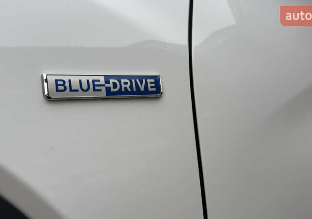 Белый Хендай Kona Electric, объемом двигателя 0 л и пробегом 124 тыс. км за 17494 $, фото 18 на Automoto.ua