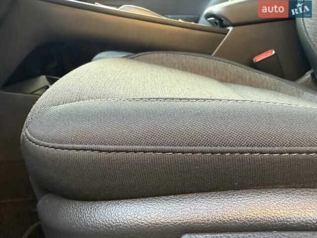 Білий Хендай Kona Electric, об'ємом двигуна 0 л та пробігом 64 тис. км за 16950 $, фото 91 на Automoto.ua