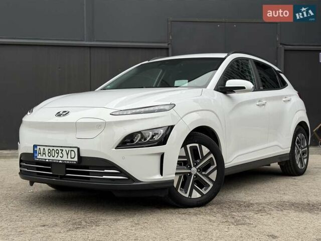 Белый Хендай Kona Electric, объемом двигателя 0 л и пробегом 64 тыс. км за 21499 $, фото 19 на Automoto.ua