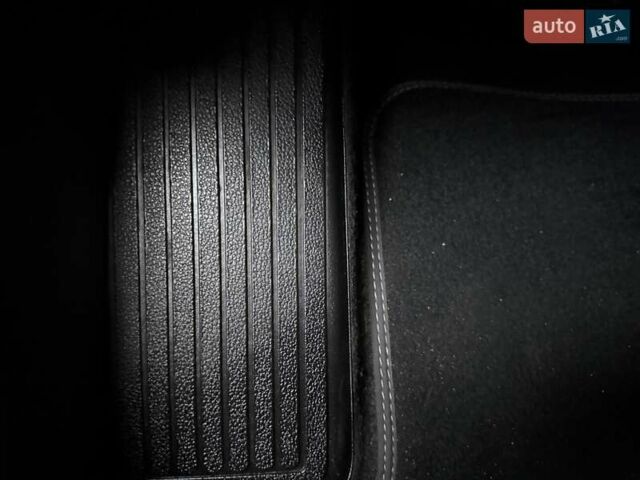 Белый Хендай Kona Electric, объемом двигателя 0 л и пробегом 92 тыс. км за 17950 $, фото 79 на Automoto.ua