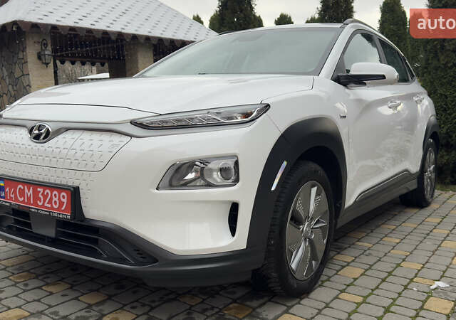 Белый Хендай Kona Electric, объемом двигателя 0 л и пробегом 124 тыс. км за 17494 $, фото 13 на Automoto.ua