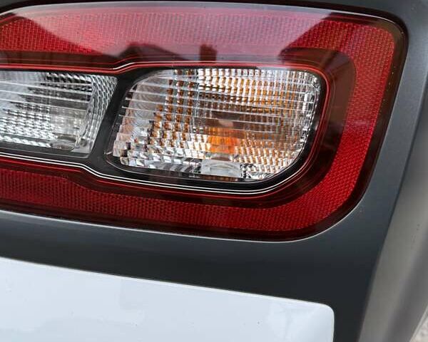 Белый Хендай Kona Electric, объемом двигателя 0 л и пробегом 92 тыс. км за 17950 $, фото 30 на Automoto.ua