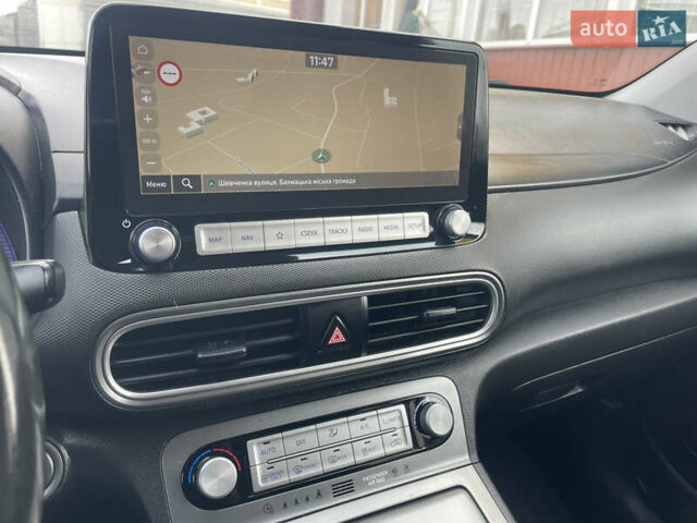 Белый Хендай Kona Electric, объемом двигателя 0 л и пробегом 117 тыс. км за 16500 $, фото 40 на Automoto.ua