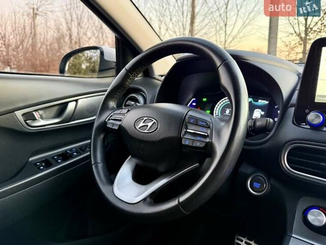 Белый Хендай Kona Electric, объемом двигателя 0 л и пробегом 78 тыс. км за 17250 $, фото 75 на Automoto.ua