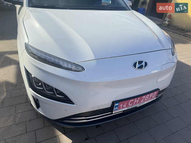Белый Хендай Kona Electric, объемом двигателя 0 л и пробегом 101 тыс. км за 19800 $, фото 29 на Automoto.ua