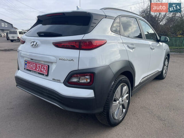 Белый Хендай Kona Electric, объемом двигателя 0 л и пробегом 117 тыс. км за 16500 $, фото 8 на Automoto.ua