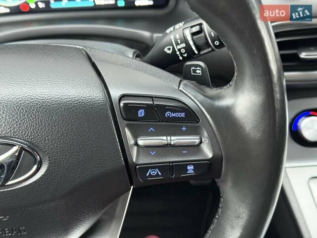 Белый Хендай Kona Electric, объемом двигателя 0 л и пробегом 64 тыс. км за 21499 $, фото 50 на Automoto.ua