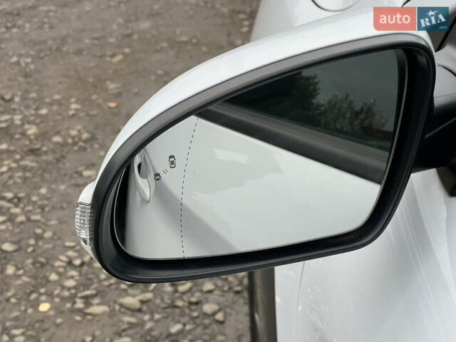 Білий Хендай Kona Electric, об'ємом двигуна 0 л та пробігом 70 тис. км за 19828 $, фото 24 на Automoto.ua