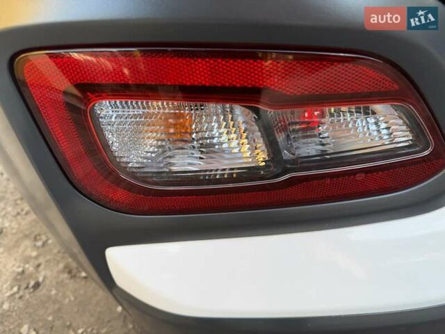 Білий Хендай Kona Electric, об'ємом двигуна 0 л та пробігом 64 тис. км за 16950 $, фото 37 на Automoto.ua